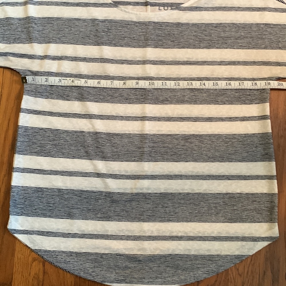 🌻Loft cream/navy striped linen-like top with dolman sleeves. Size S. - Picture 6 of 8